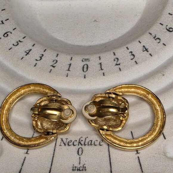 Vintage Gold-Tone Statement Door Knocker Clip-On Earrings - Picture 2 of 4